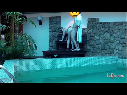 ❤️ Boss hovuza qulluqçu dəvət edir, lakin isti müqavimət göstərə bilmədi Porn video bizdə